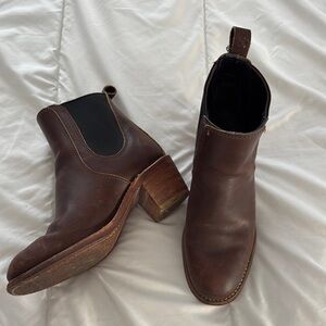 Women’s Red wing Harriet full grain Brown Leather Boots.